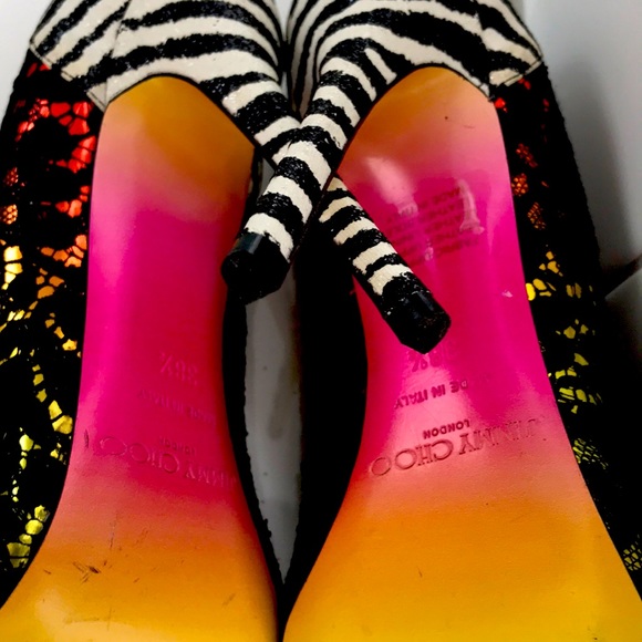 Authentic Jimmy Choo leather/lace 5” heel pumps - Picture 3 of 7